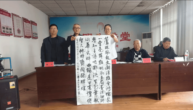 薪火赓续文脉 笔墨续写新篇——鄂州市华容区芦林风读写学会第二届换届大会圆满召开(图6)