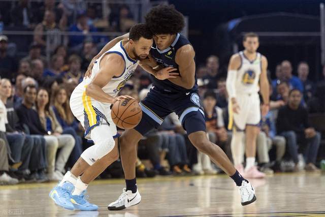 勇士灰熊NBA最后2分钟报告：出现两次漏判，均对勇士有利