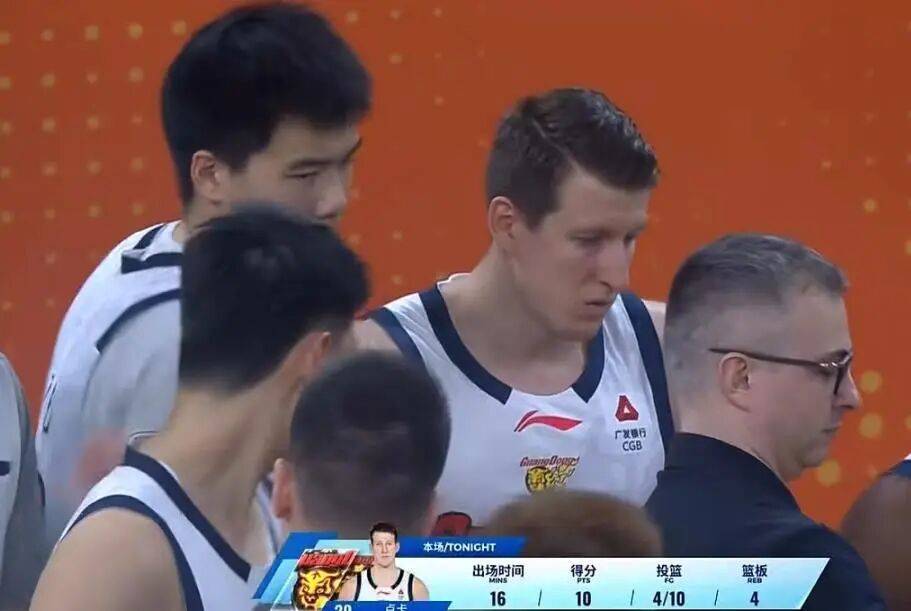 广东男篮荣光不再！主教练迷信博日奇，徐杰胡明轩状态下滑，内线成软肋