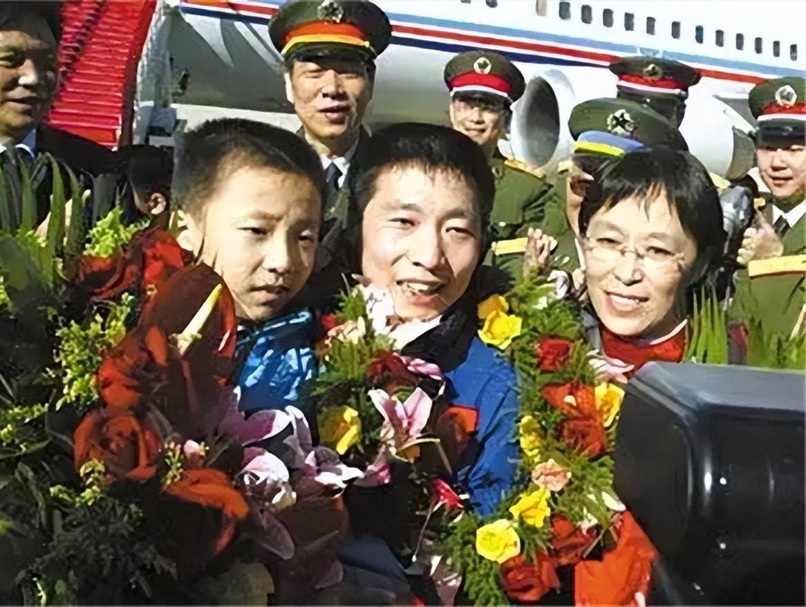 杨利伟的妻子，容貌秀丽！婆婆是同事，被一眼看上当儿媳妇
