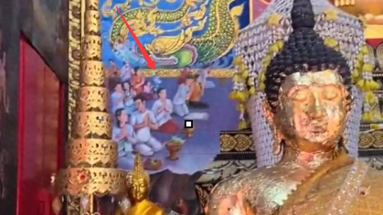 离谱但是真的！泰国700年古寺里，竟然画满了哆啦A梦