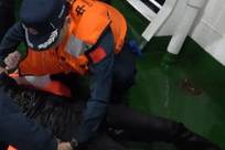 中國海警緊急救援越南籍遇險船舶