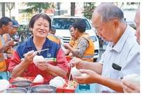让环卫工人吃上热乎早饭