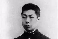 鲁迅记了藤野先生一辈子，心里一直很感激这位老师，可藤野先生晚年回忆鲁迅时却直言：他当年只是普通中等生