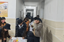 为游客铺床的文旅局长，回应争议