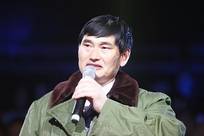“大衣哥”朱之文被举报困扰，近两个月有十多场演出因为举报取消