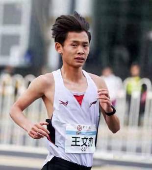 见证历史：王文杰再破全国纪录 中国速度彰显田径强国实力