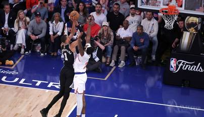 NBA-马刺VS尼克斯 文班内线强打