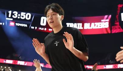 杨瀚森二年级首秀6分3助1板 处境更难了？