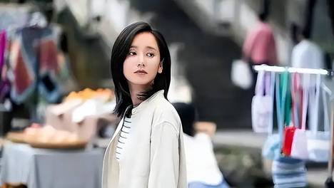 18年配角无人问，如今37岁的她突然爆火，原来丈夫是我们熟悉的他