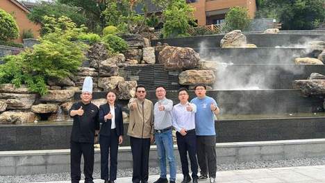 福建省旅游协会会长李毅強博士率队考察安溪县清水岩温泉度假村