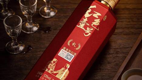 握十次手，不如喝一顿酒
