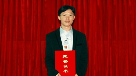 苏首飞：从诗意敏感走向专业理性再回归商学教育的跨界旅者