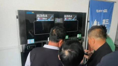 后续！陕西榆林一景区游客接热水需付费，景区回应：现在已经叫停