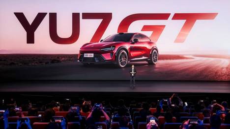 雷军发布YU7 GT、YU7标准版挑战Model Y
