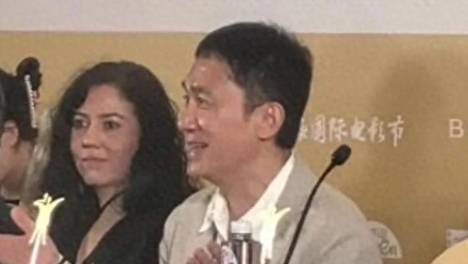 万万没想到，梁朝伟仅用一句话，就彻底暴露了辛芷蕾的真实处境