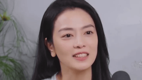 周渝民不让女儿谈恋爱 说娶自己女儿先拿几千万来 搜狐娱乐讯近日，周渝民老婆喻虹渊分享，周渝民不让女儿交男朋友，“谁敢跟她交往我就揍谁！”“以后谁要娶我女儿，没拿个几千万来我
