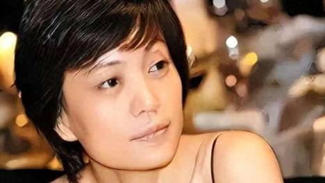 妈妈是著名演员，老公是歌手，生了一双报恩儿女，她才是人生赢家