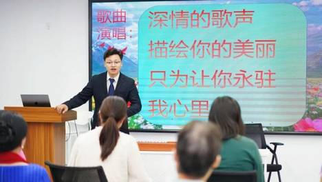 让每一份热爱有处安放：梨花声音教育的公益温度与银发陪伴