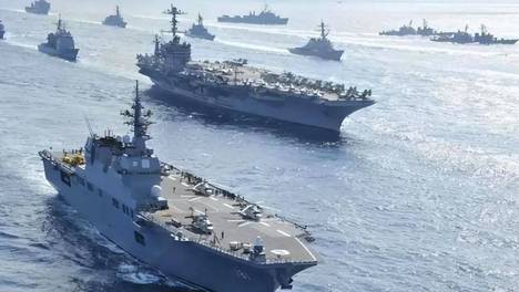 悄无声息造7艘准航母，美国幡然醒悟，原来真正对手早已不是俄罗斯