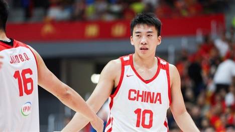 9月15日：亚运男篮八强全部出炉！中国小组第一晋级，14决赛迎战沙特，卫冕冠军爆冷出局