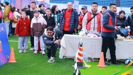 仁马当先 畅游天府 2025“跟着赛事游四川”引领体育新消费