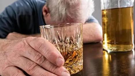 调查发现：每天都喝酒，多数到了68岁以后，身体或变成这样？