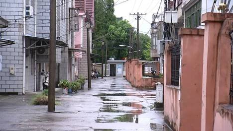 母亲过世要下葬，男子询问AI选“黄道吉日”，办完丧事后亲戚出车祸重伤，家里人有怨言说日子不对，男子起诉AI要求赔礼道歉……