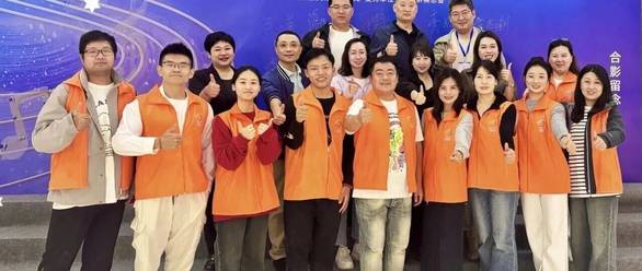 杨幂私下超爱给谢依霖晒小糯米