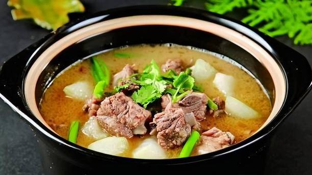 炖肉“中途加水”是大忌？错！只要加的是“这个水”，肉反而更烂更香！