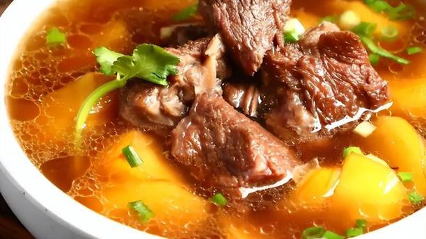 炖牛肉怎么才能软烂不柴？记住这两味香料就行！