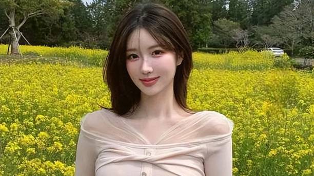 韩国情侣来中国旅游，发现很多人不化妆，直言：这样是不礼貌的