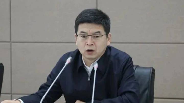 国家铁路局党组书记、局长费东斌任上被查，你怎么看？