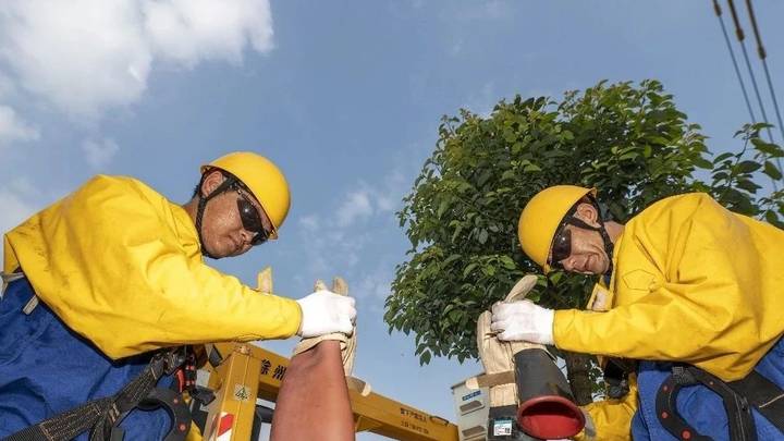 四川电网最高用电负荷突破7000万千瓦，是不是持续高温造成的？