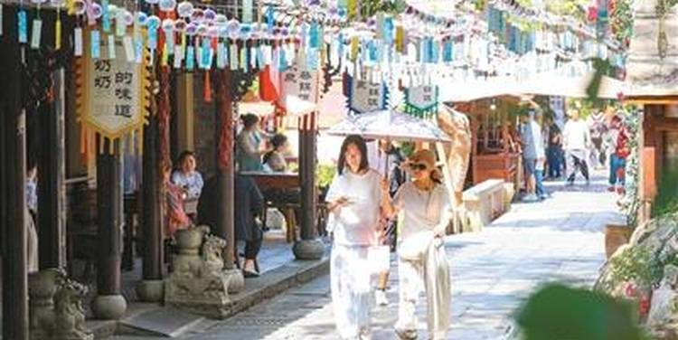 4月份，服务业生产指数同比增长4.3%——服务业发展量增质升