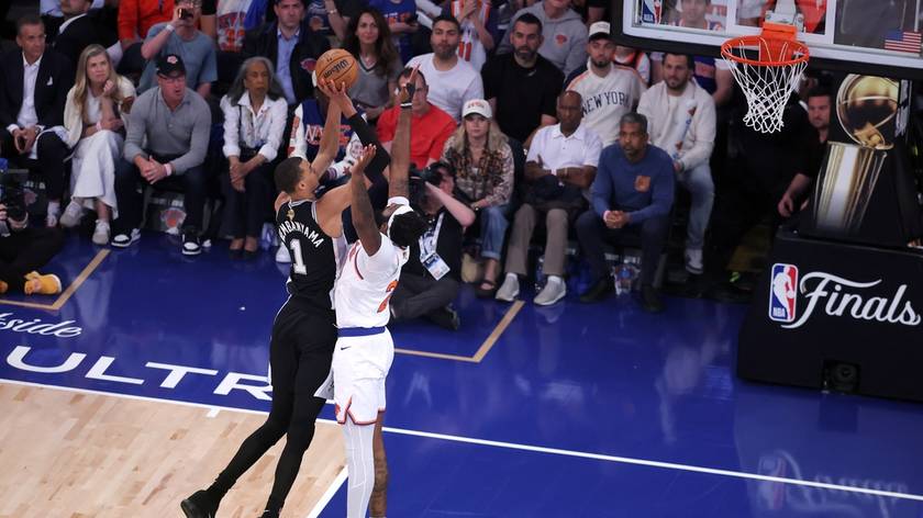 NBA-马刺VS尼克斯 文班内线强打