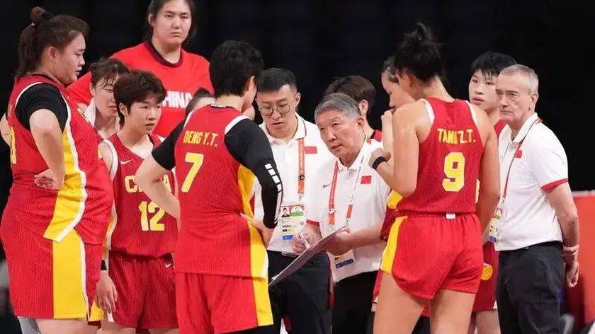 中国女篮大胜蒙古女篮！打韩国女篮收3不利消息，杨舒予伤情出炉