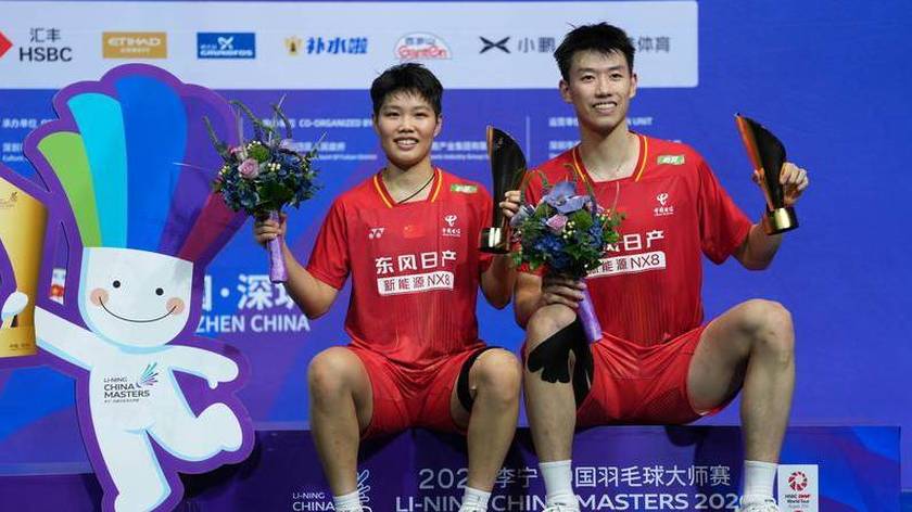 中国大师赛-凤凰组合混双夺冠 颁奖仪式留影