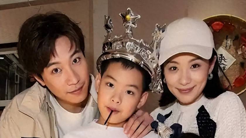 原来他俩是夫妻，妻子体操奥运冠军，丈夫出身足球世家却从事音乐