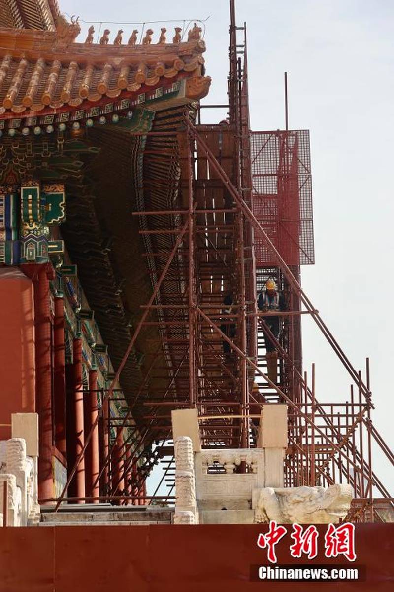北京故宫最大的宫门太和门进行修缮工作