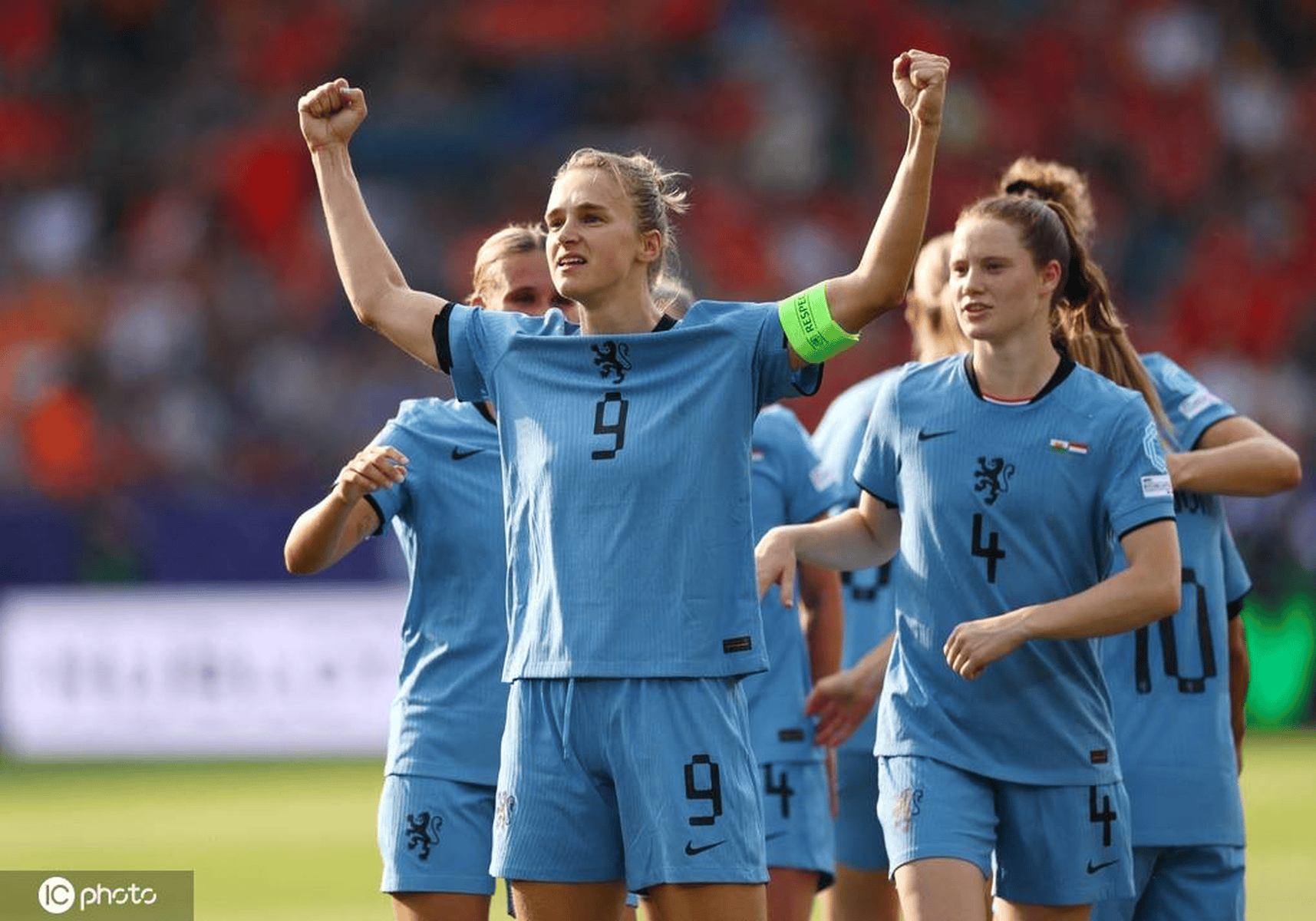 半场米德马破门为荷兰女足取得领先,达成国家队百球里程碑,且无一点球