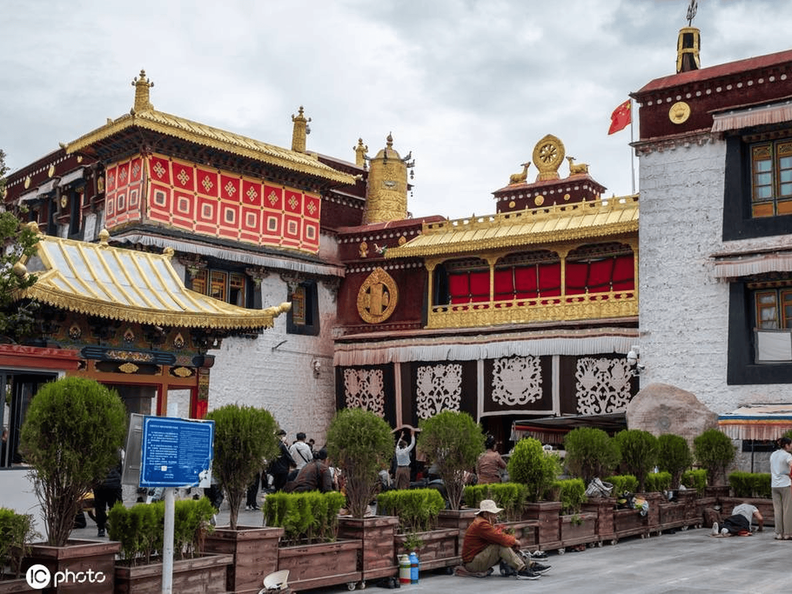 西藏拉萨八廓街大昭寺