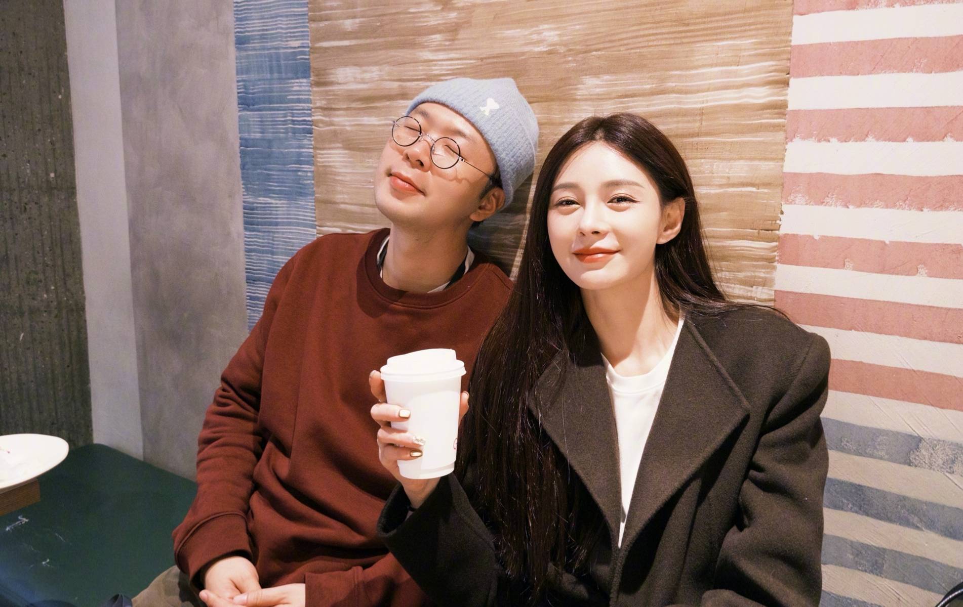 沈梦辰晒合照卡点为杜海涛庆生 两人比心超有爱