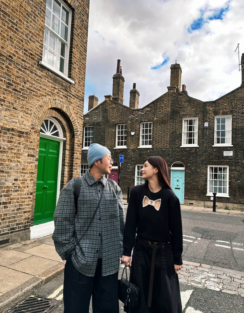 沈梦辰晒合照卡点为杜海涛庆生 两人比心超有爱