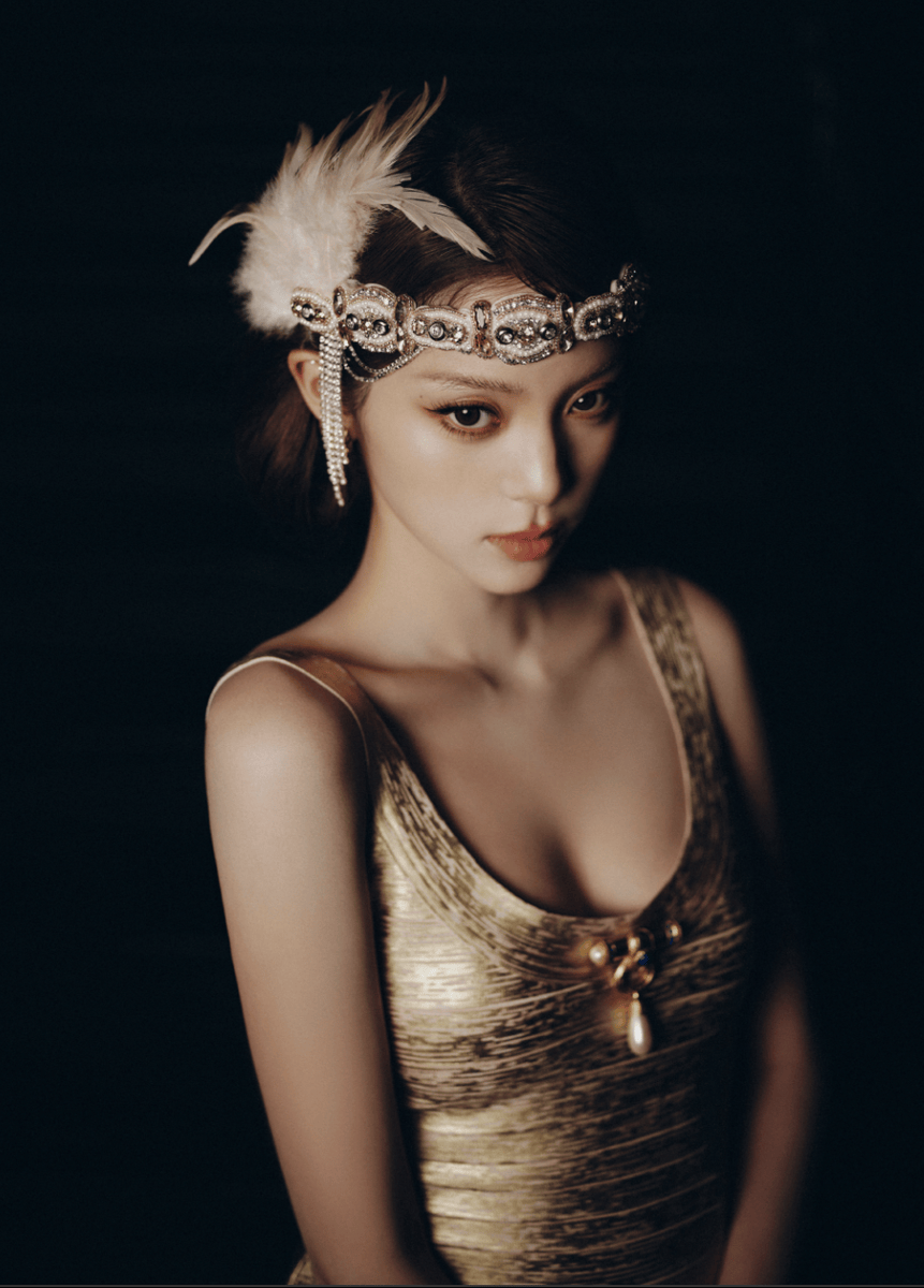 欧阳娜娜金裙摆凸显好身材 绚烂光泽裹着柔缓绮梦-第6张图片-旧杳电影网