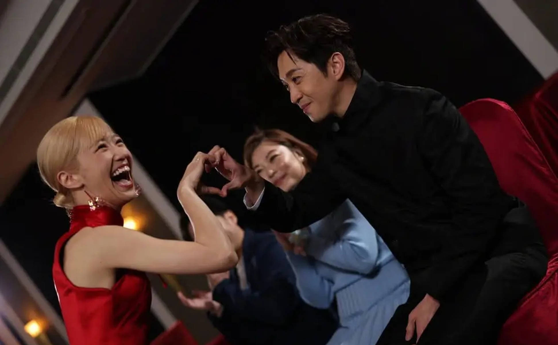 陈汉典lulu举行婚礼！二人甜蜜热吻大方秀恩爱