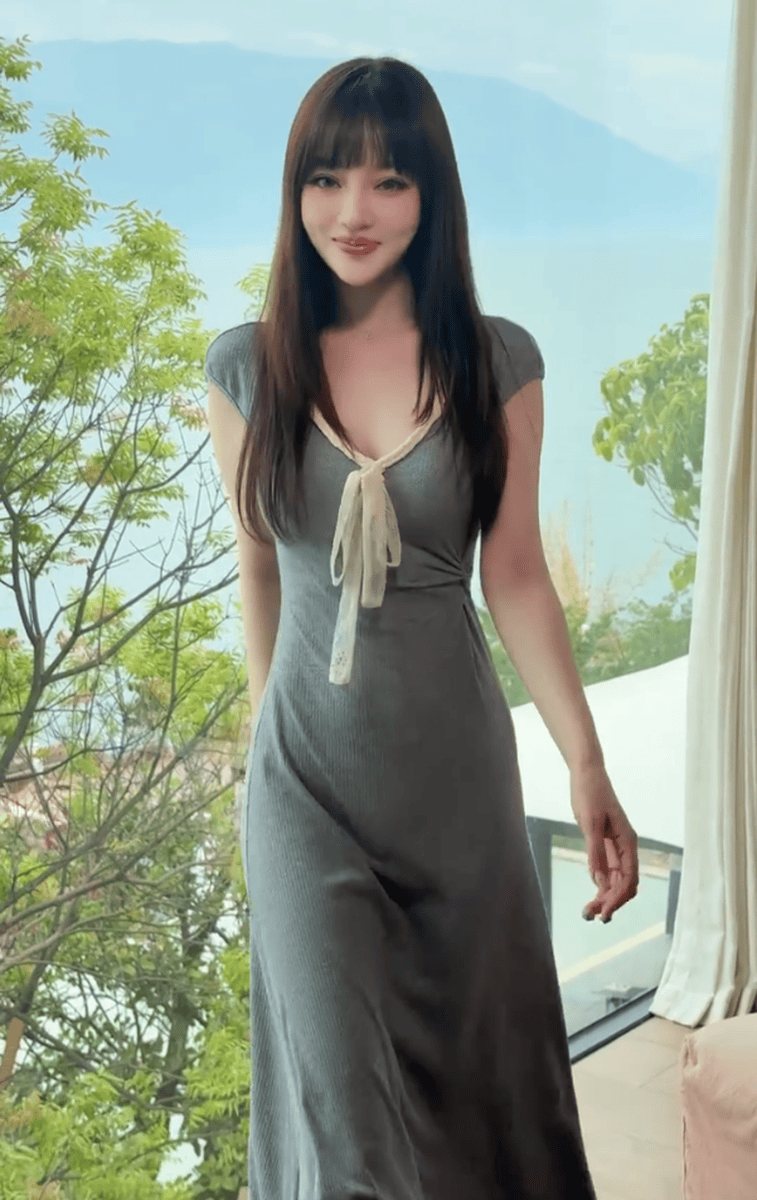 李小璐去云南大理旅游！打扮靓丽娇俏少女感十足