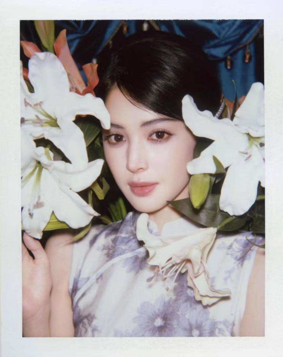 古力娜扎晒旗袍主题撕拉片 复古明艳尽显东方韵味