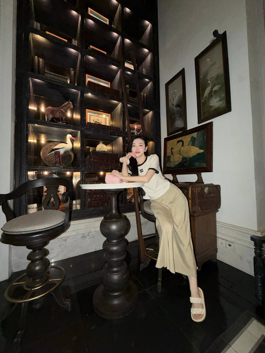 景甜新美照熟女范儿十足 享受生活笑容甜美好惬意