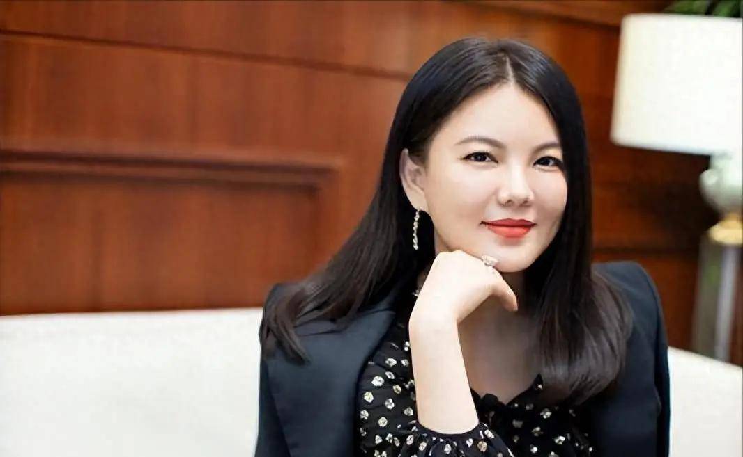 主持人李湘是人间清醒 女人有钱才有足够安全感_女性_年纪_网友